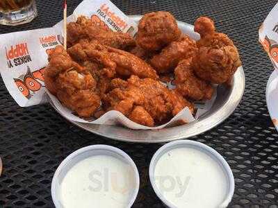 Hooters