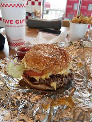 Five Guys, Fayetteville