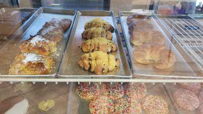 Dinks Deli and Bagel Bakery, Santa Clarita