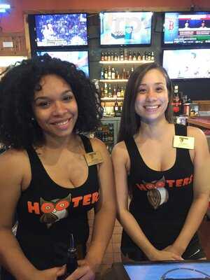 Hooters, Fayetteville