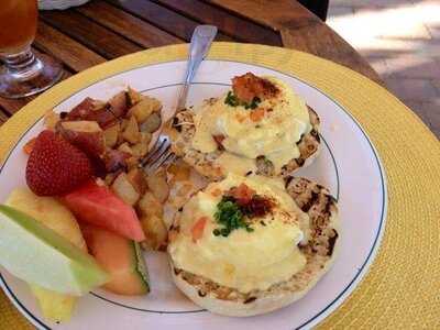 Shoals Restaurant At The Cliff House Inn