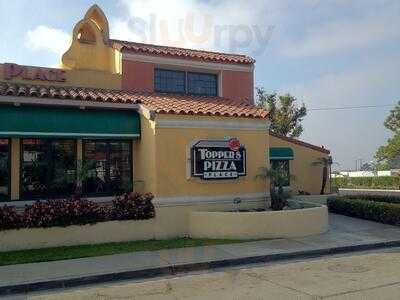 Toppers Pizza Place, Ventura