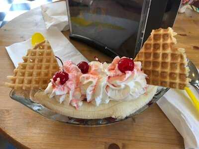 Beth Marie's Old Fashioned Ice Cream & Soda Fountain, Denton