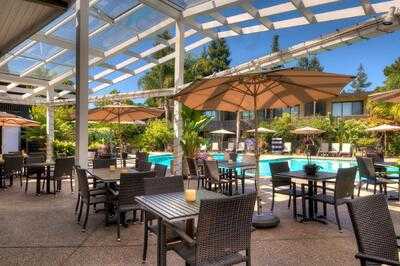 Dinah's Poolside Restaurant