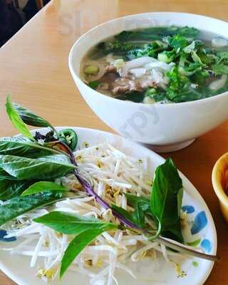 Pho Truc Xanh, Escondido