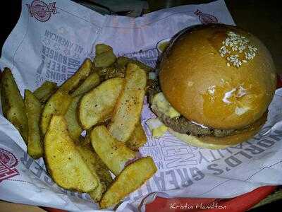 Fuddruckers