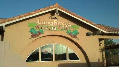 Luna Rossa Winery & Pizzeria