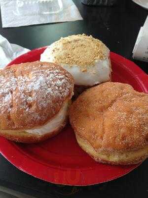 Emily's Donuts & Cafe, Williamsburg