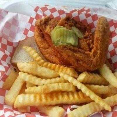 Helens Hot Chicken, Clarksville