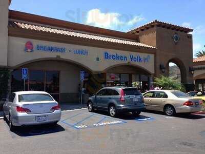 Broken Yolk Cafe, Carlsbad