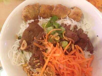 Huong Viet, Falls Church