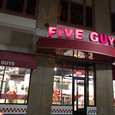 Five Guys, Hampton