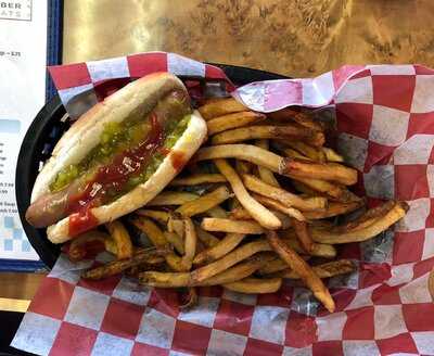 Fertitta's Hot Dogs, Hampton