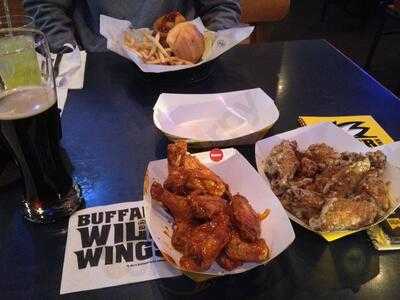 Buffalo Wild Wings, Canton