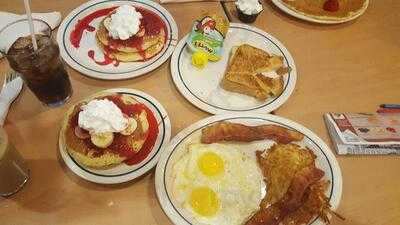 IHOP, Laredo