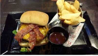 Red Robin Gourmet Burgers