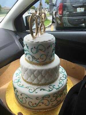 Madelyn's Cake, Hialeah