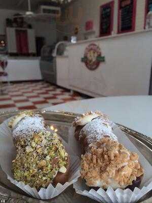 Romolo's Cannoli And Spumoni Factory