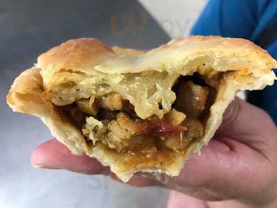 Auntie Devi's Meat Pies, Escondido