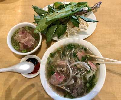 Pho Golden Cow, Falls Church