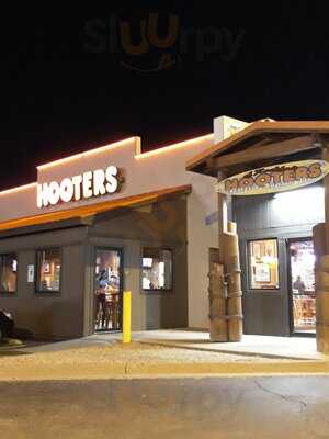 Hooters