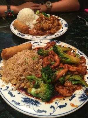 Hunan Lion Restaurant