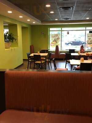 Pollo Campero Baileys Crssrd, Falls Church