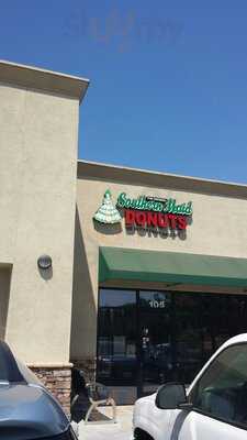 Southern Maid Donuts, Corona