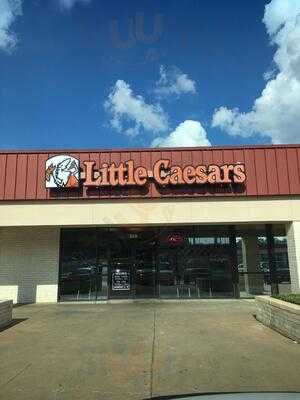 Little Caesars, Tyler