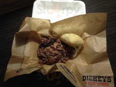 Dickey's Barbecue Pit, Fayetteville