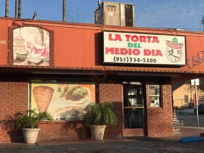 La Torta Del Mediodia, Corona