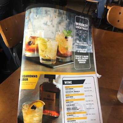 Buffalo Wild Wings Grill & Bar, Lakewood