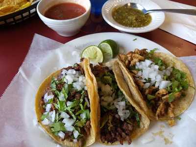 La Favorita Hispanic Market and Restaurant, Peoria