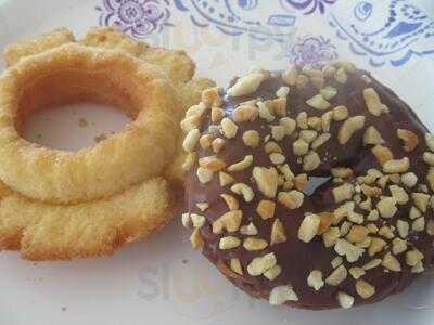 Christy Donuts