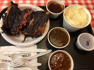 Hog Wild Pit Bar-b-q