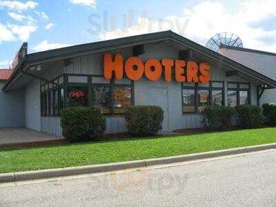 Hooters