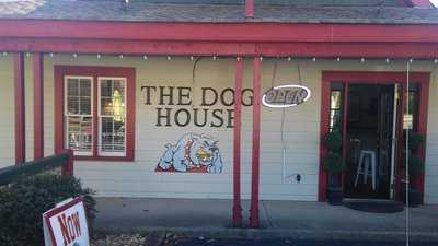 Kennesaw Dog House, Kennesaw