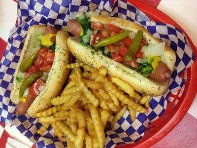 Bruce's Chicago Grill & Dog HS, Largo