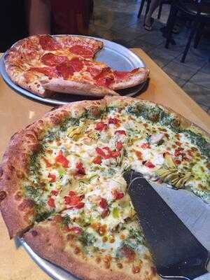 Blue Rock Pizza And Tap