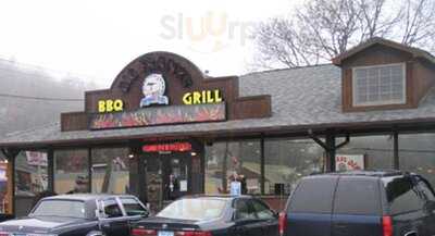 Big Frank's BBQ and Grill, Waterbury