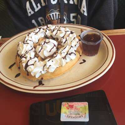 Waffle Breakfast & Lunch Restaurant, Salinas