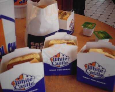 White Castle, Warren