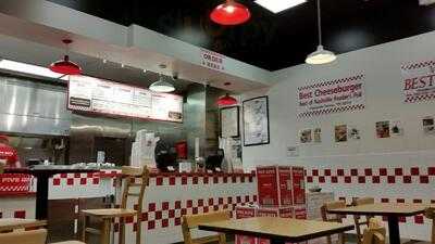 Five Guys, Bowling Green