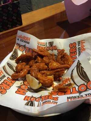 Hooters, Doral