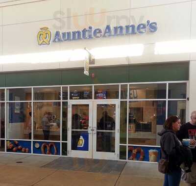 Auntie Anne's, Aurora