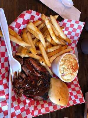 Smokin' Pig Bbq - Highway 81