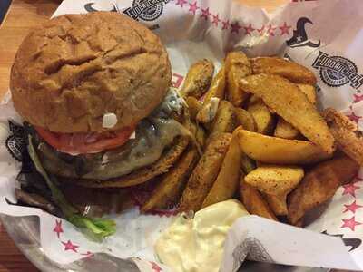 Fuddruckers