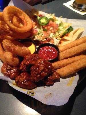 Buffalo Wild Wings, Dearborn