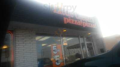 Little Caesars, Warren