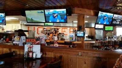 Hooters, Davenport